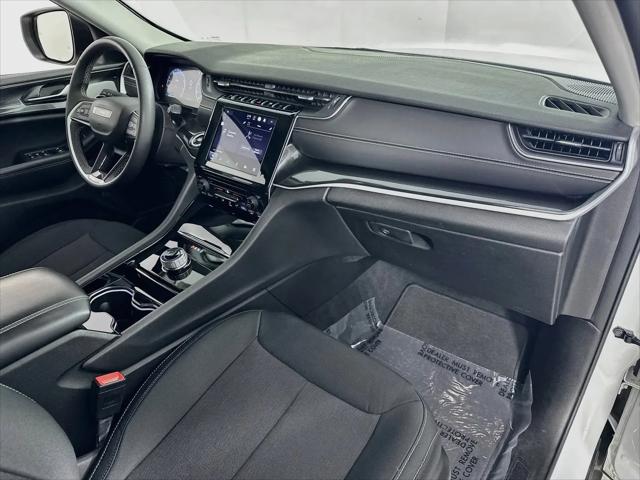 2023 Jeep Grand Cherokee Laredo 4x4