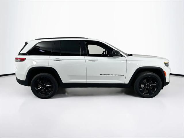 2023 Jeep Grand Cherokee Altitude 4x2