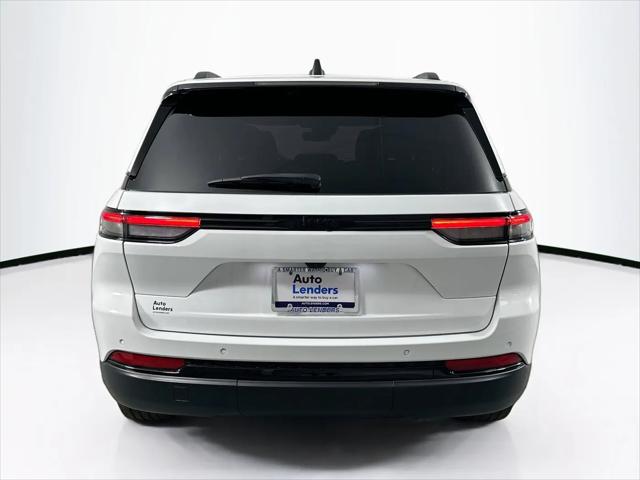 2023 Jeep Grand Cherokee Altitude 4x2