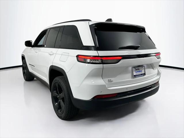 2023 Jeep Grand Cherokee Altitude 4x2