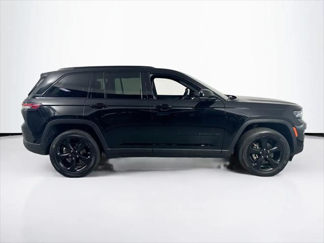 2023 Jeep Grand Cherokee Altitude 4x2