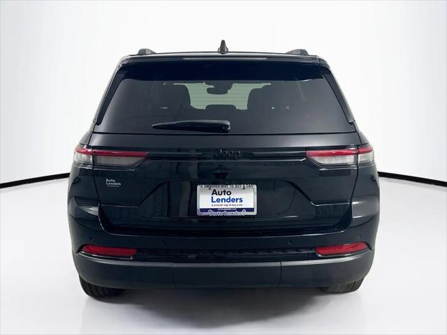 2023 Jeep Grand Cherokee Altitude 4x2