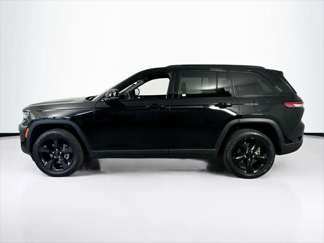 2023 Jeep Grand Cherokee Altitude 4x2