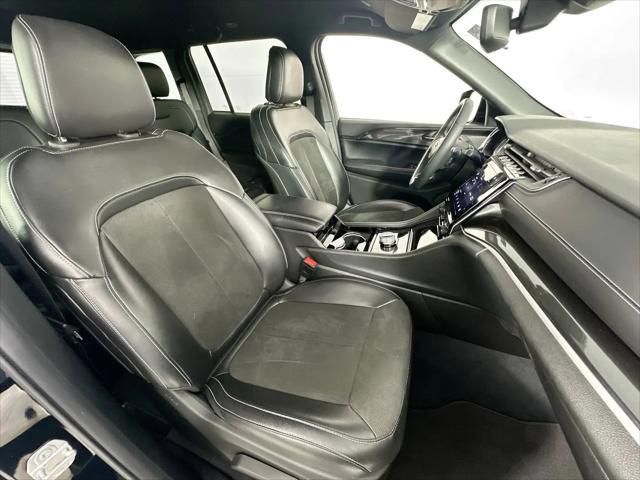 2023 Jeep Grand Cherokee Altitude 4x2
