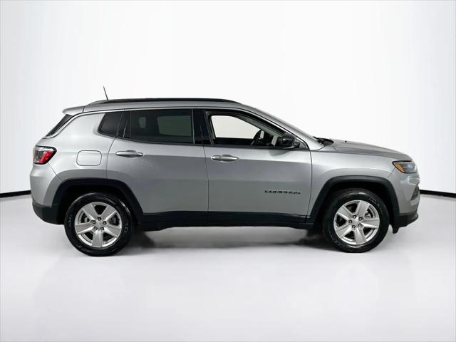 2022 Jeep Compass Latitude FWD