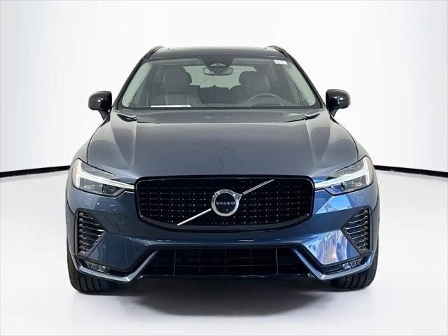 2023 Volvo XC60 B5 Ultimate Dark Theme