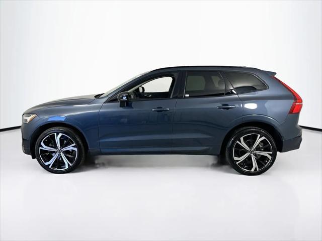 2023 Volvo XC60 B5 Ultimate Dark Theme