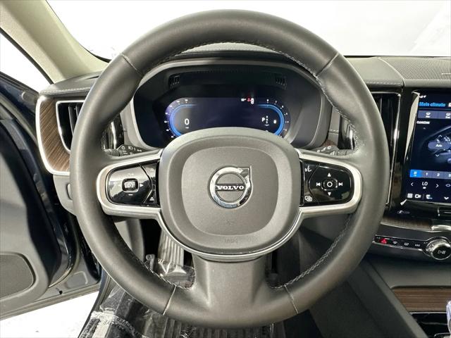 2023 Volvo XC60 B5 Ultimate Dark Theme