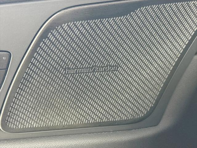 2023 Volvo XC60 B5 Ultimate Dark Theme
