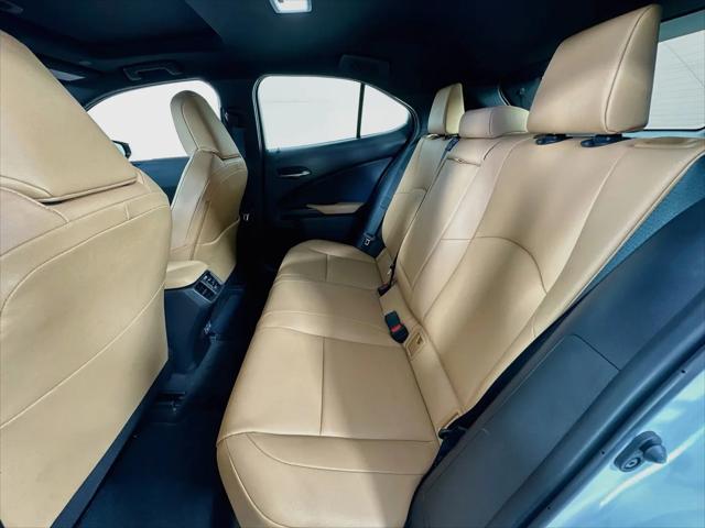 2025 Lexus 300 Premium