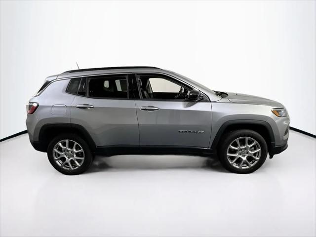 2022 Jeep Compass Latitude Lux 4x4