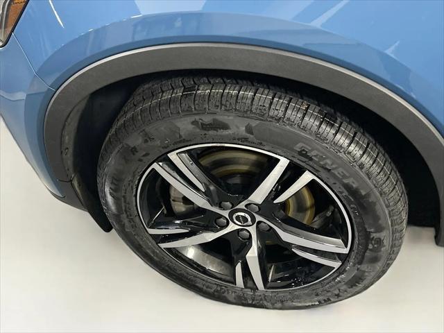 2023 Volvo XC40 B5 Core