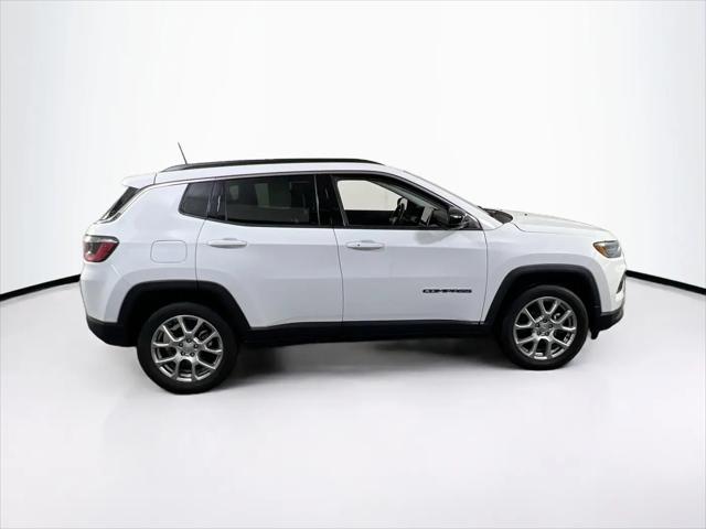 2022 Jeep Compass Latitude Lux 4x4