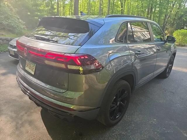 2025 Volkswagen Atlas Cross Sport 2.0T SEL R-Line Black