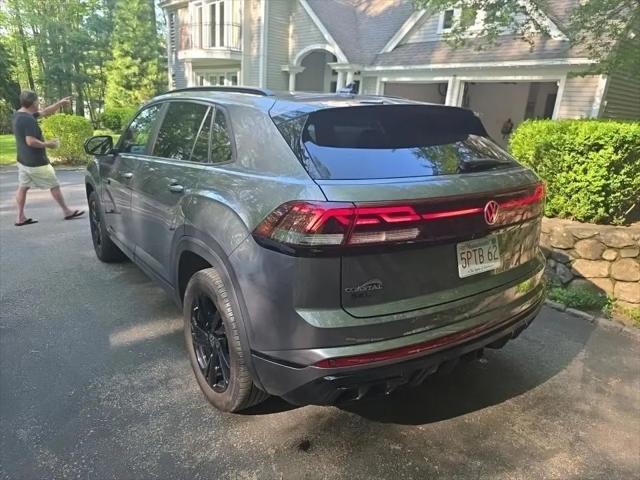 2025 Volkswagen Atlas Cross Sport 2.0T SEL R-Line Black