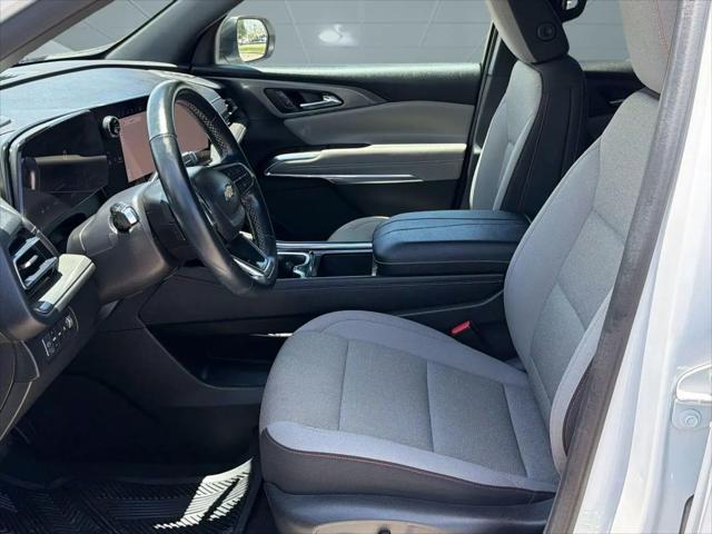 2025 Chevrolet Traverse AWD LT