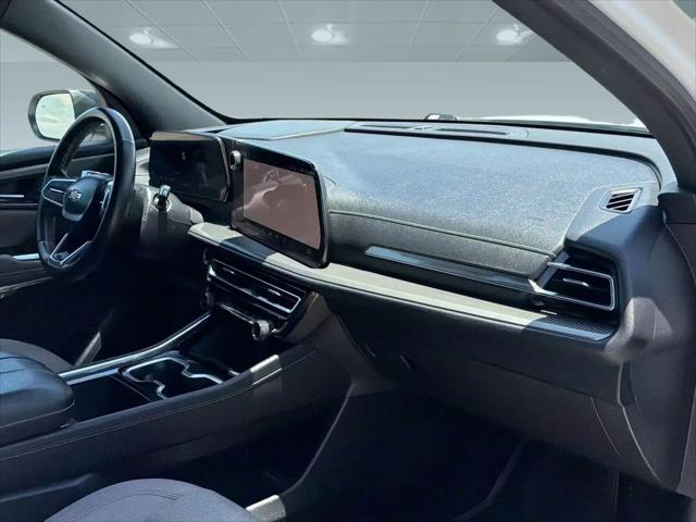 2025 Chevrolet Traverse AWD LT