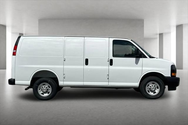 2026 Chevrolet Express Cargo Van 2500 Regular Wheelbase, WT, RWD