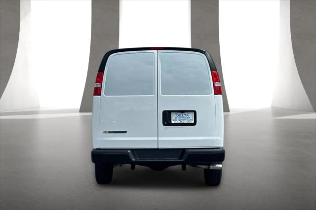 2026 Chevrolet Express Cargo Van 2500 Regular Wheelbase, WT, RWD