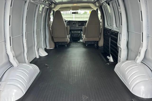 2026 Chevrolet Express Cargo Van 2500 Regular Wheelbase, WT, RWD