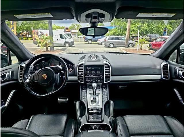 2013 Porsche Cayenne GTS