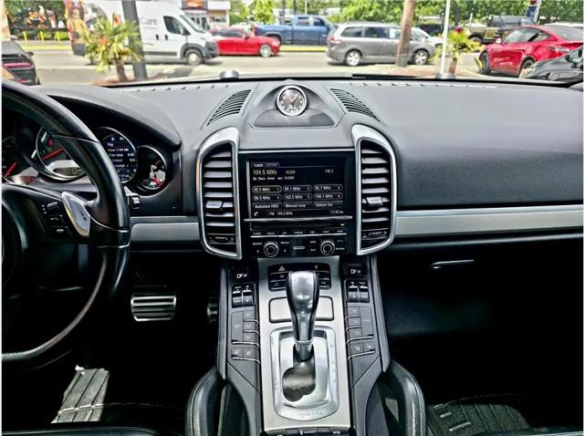 2013 Porsche Cayenne GTS