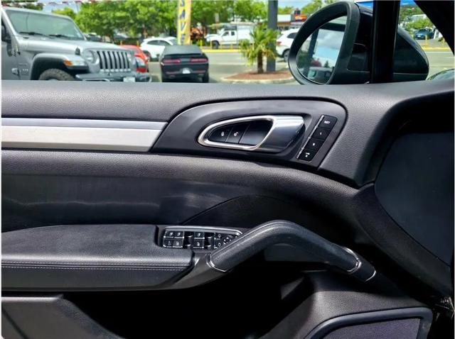 2013 Porsche Cayenne GTS
