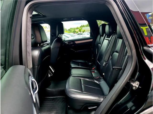 2013 Porsche Cayenne GTS