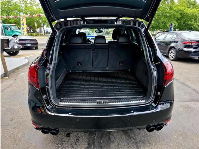 2013 Porsche Cayenne GTS