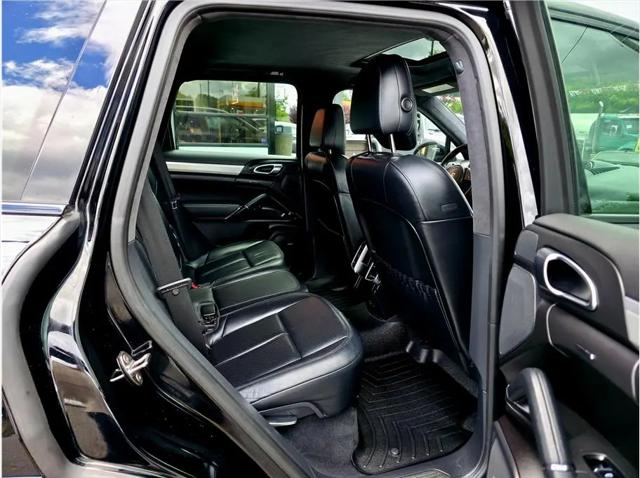 2013 Porsche Cayenne GTS