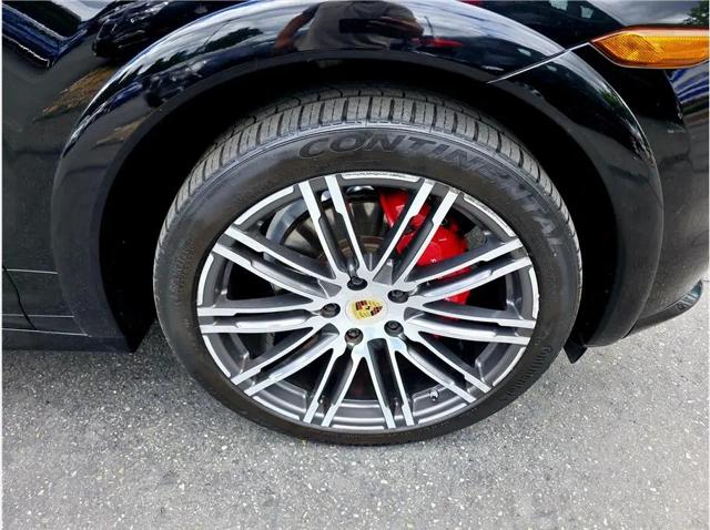 2013 Porsche Cayenne GTS