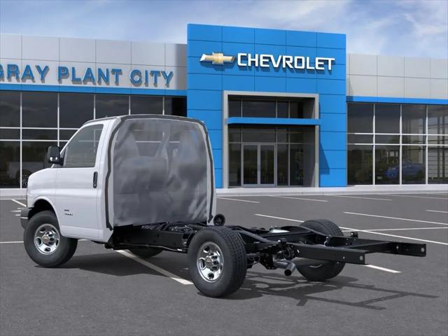 2025 Chevrolet Express Cutaway Work Van