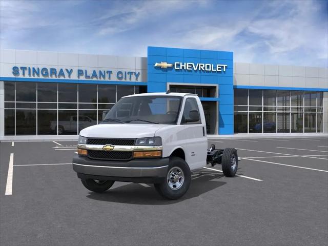 2025 Chevrolet Express Cutaway Work Van