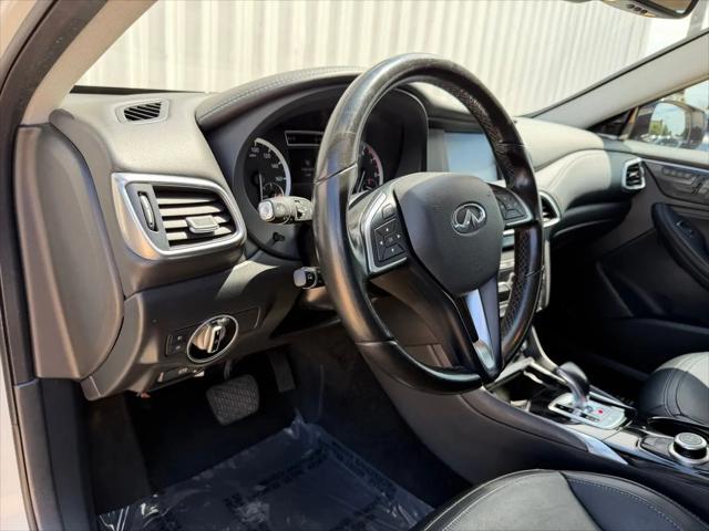 2019 INFINITI QX30 ESSENTIAL