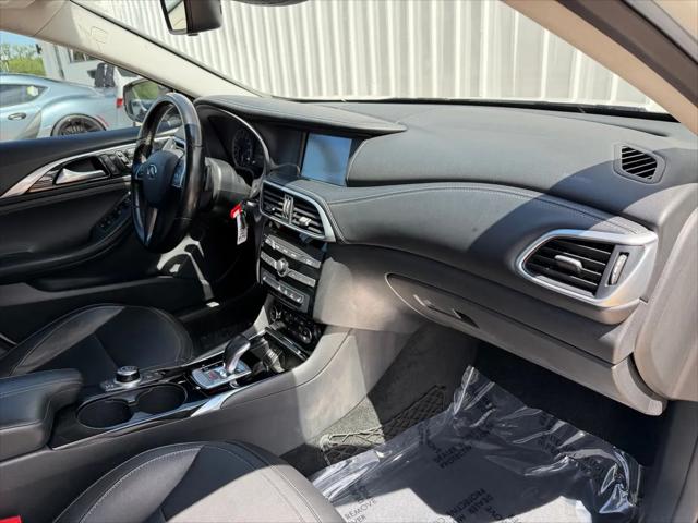 2019 INFINITI QX30 ESSENTIAL