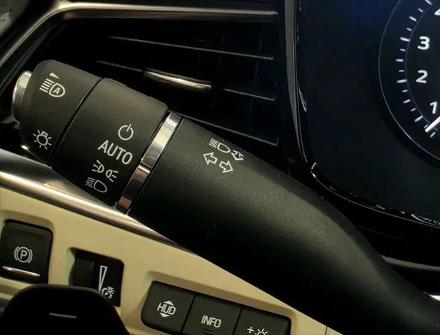 2025 Cadillac XT6 FWD Premium Luxury