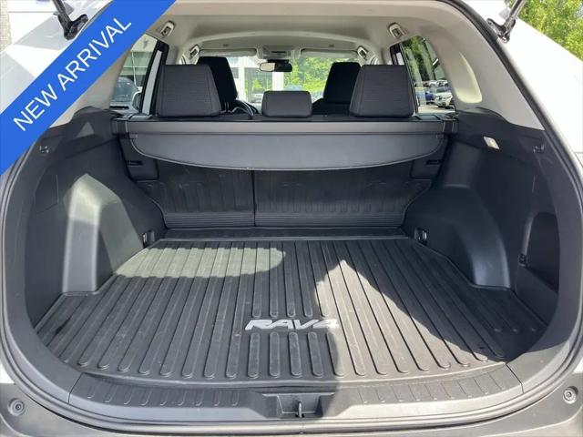 2025 Toyota RAV4 LE