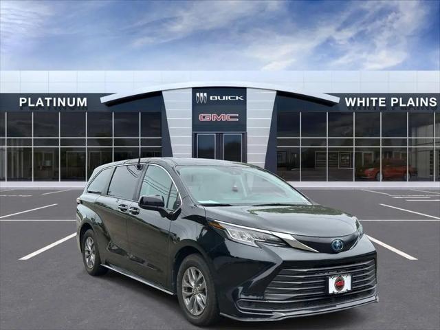 2023 Toyota Sienna LE for sale in White Plains, NY