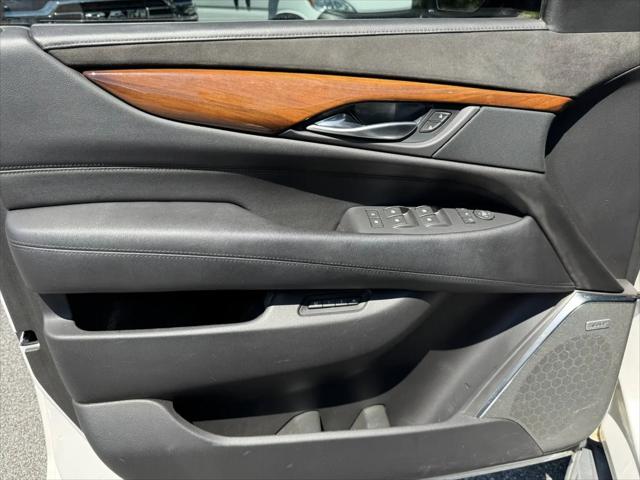 2017 Cadillac Escalade ESV Luxury