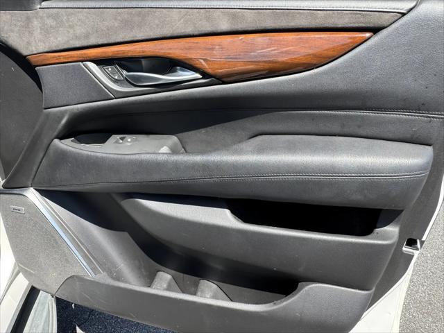 2017 Cadillac Escalade ESV Luxury