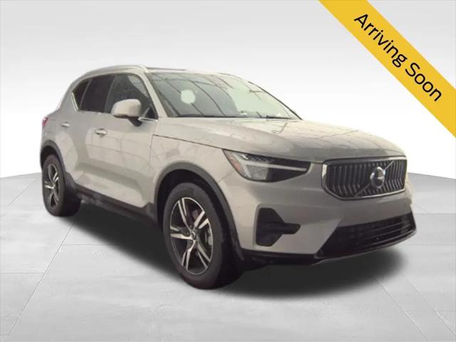 2025 Volvo XC40 B5 Core Bright Theme for sale in Elmhurst, IL