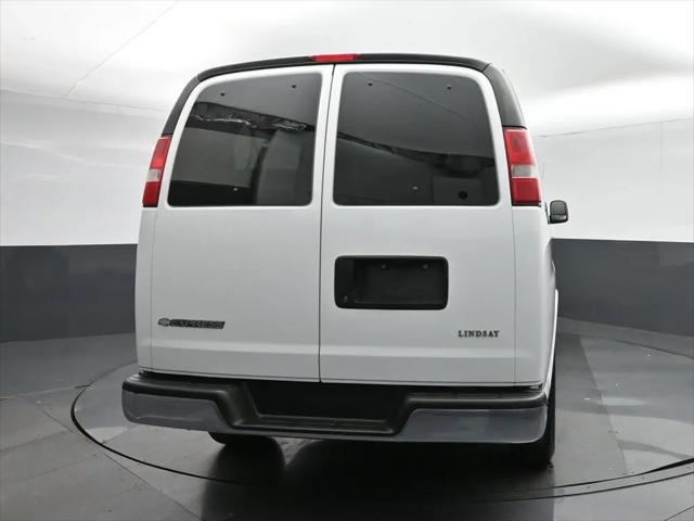 2017 Chevrolet Express LT