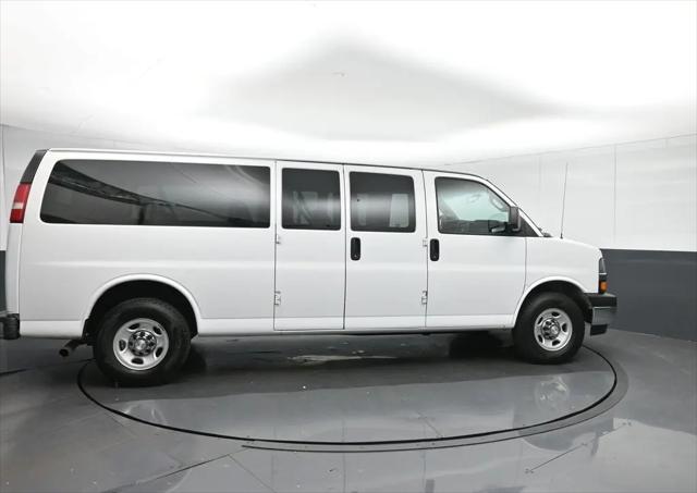 2017 Chevrolet Express LT