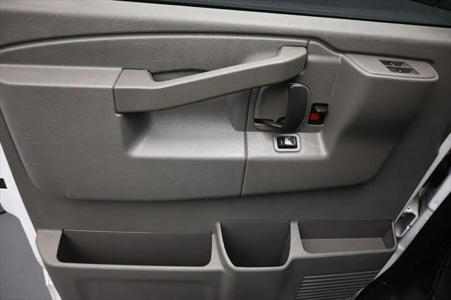 2017 Chevrolet Express LT