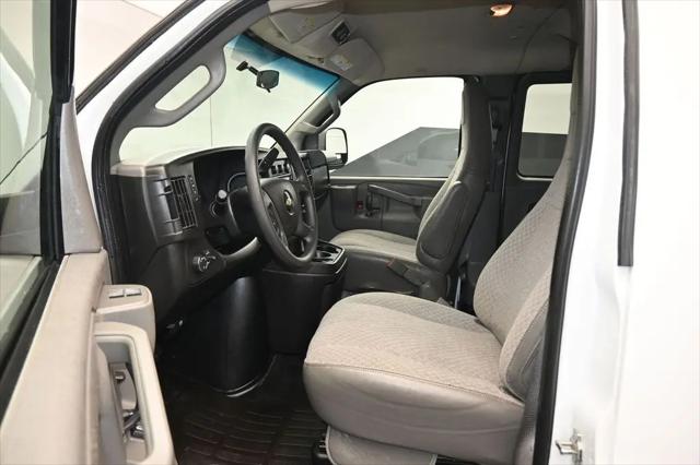 2017 Chevrolet Express LT