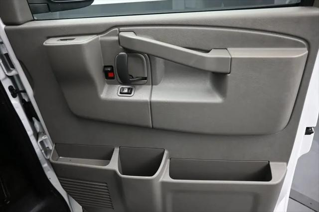 2017 Chevrolet Express LT