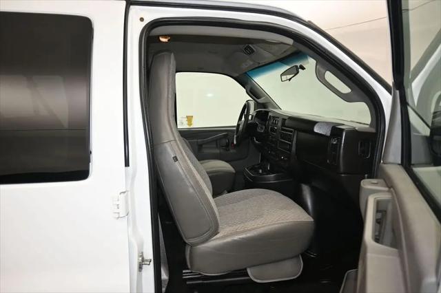 2017 Chevrolet Express LT