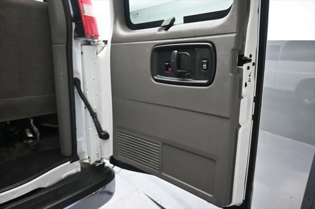 2017 Chevrolet Express LT