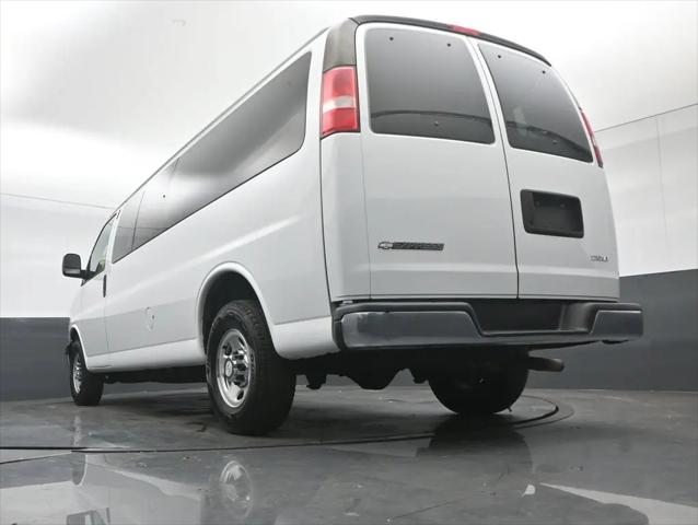 2017 Chevrolet Express LT