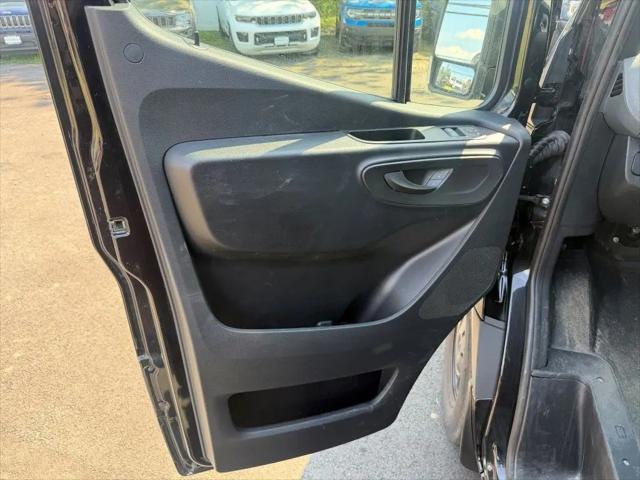 2023 Mercedes-Benz Sprinter 2500 Standard Roof 4-Cyl Diesel